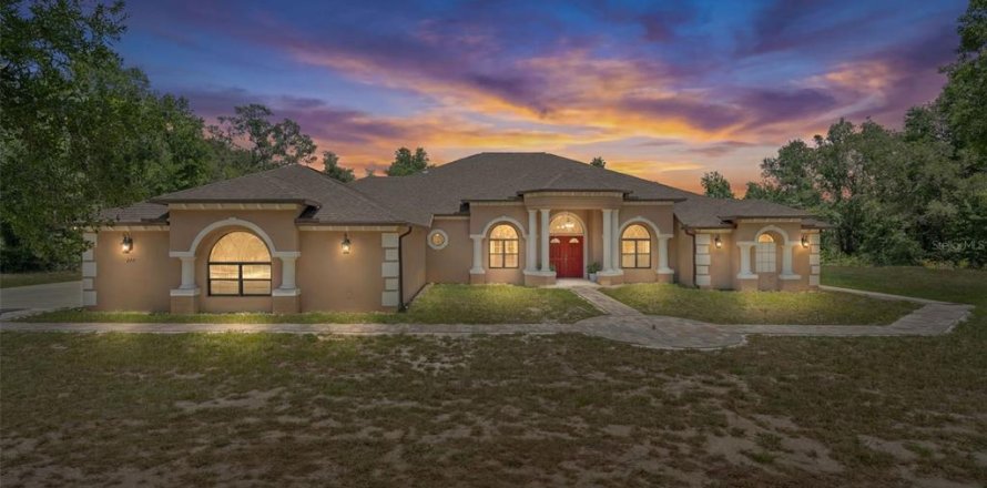 House in Spring Hill, Florida 7 bedrooms, 488.48 sq.m. № 2109422