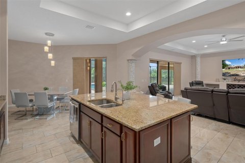 House in Spring Hill, Florida 7 bedrooms, 488.48 sq.m. № 2109422 - photo 26