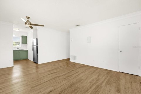 Condo in Mount Dora, Florida, 2 bedrooms  № 1914390 - photo 3
