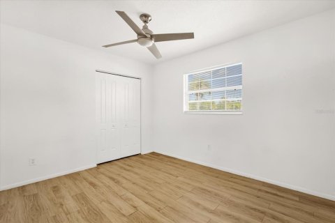 Condo in Mount Dora, Florida, 2 bedrooms  № 1914390 - photo 13