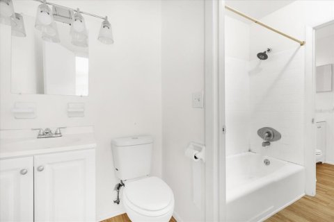 Condo in Mount Dora, Florida, 2 bedrooms  № 1914390 - photo 5
