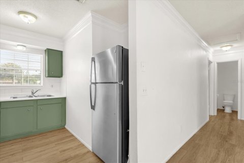 Condo in Mount Dora, Florida, 2 bedrooms  № 1914390 - photo 10