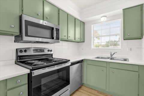 Condo in Mount Dora, Florida, 2 bedrooms  № 1914390 - photo 4