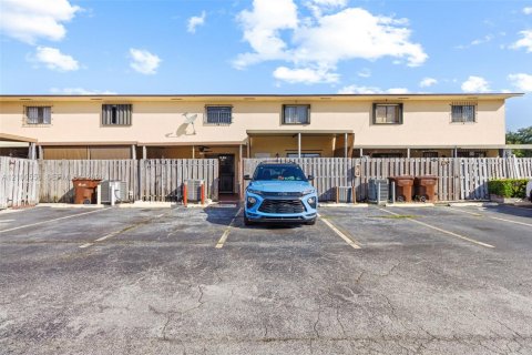 Touwnhouse à louer à Hialeah, Floride: 2 chambres, 96.99 m2 № 2402695 - photo 20