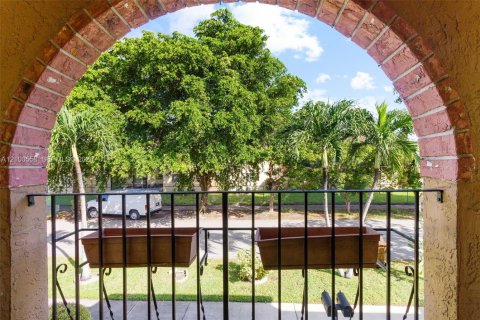 Touwnhouse à louer à Hialeah, Floride: 2 chambres, 96.99 m2 № 2402695 - photo 19