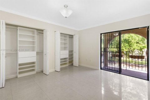Touwnhouse à louer à Hialeah, Floride: 2 chambres, 96.99 m2 № 2402695 - photo 16