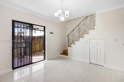 Touwnhouse à louer à Hialeah, Floride: 2 chambres, 96.99 m2 № 2402695 - photo 26