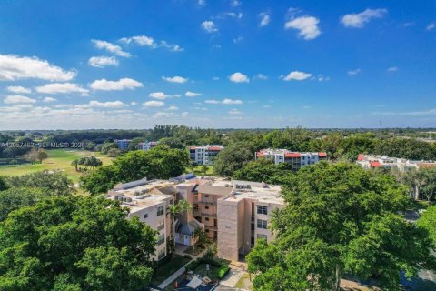 Condo in Davie, Florida, 2 bedrooms № 2186388 - photo 3