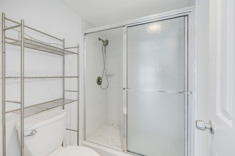 Condo in Davie, Florida, 2 bedrooms № 2186388 - photo 14