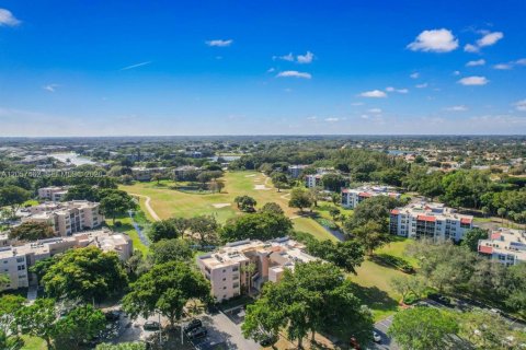 Condo in Davie, Florida, 2 bedrooms № 2186388