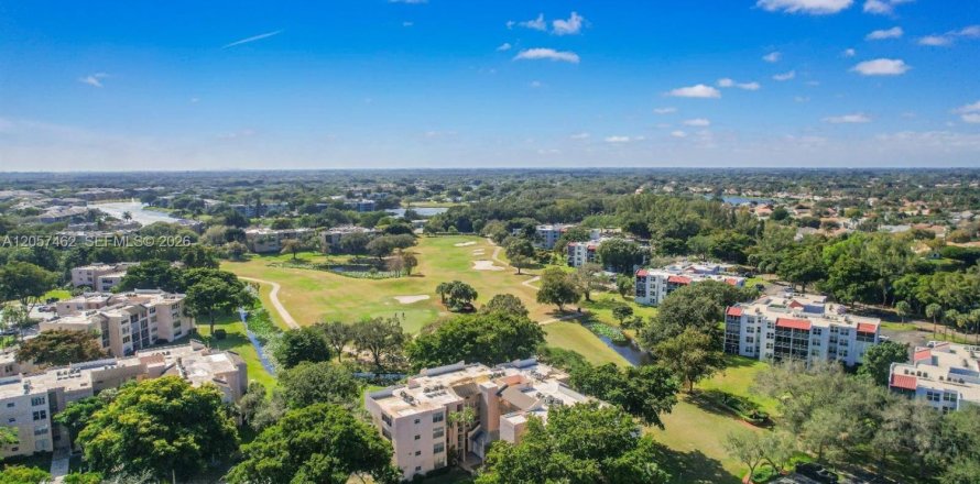 Condo in Davie, Florida, 2 bedrooms № 2186388