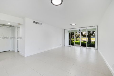 Condo in Davie, Florida, 2 bedrooms № 2186388 - photo 7