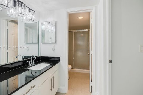 Condo in Davie, Florida, 2 bedrooms № 2186388 - photo 10