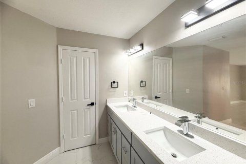 House in Kissimmee, Florida 4 bedrooms, 190.73 sq.m. № 2202341 - photo 24