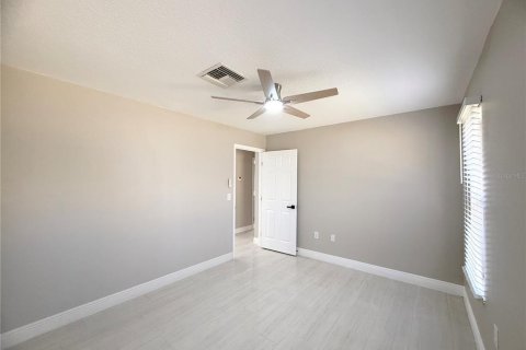 House in Kissimmee, Florida 4 bedrooms, 190.73 sq.m. № 2202341 - photo 30