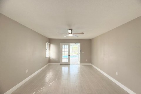 House in Kissimmee, Florida 4 bedrooms, 190.73 sq.m. № 2202341 - photo 18