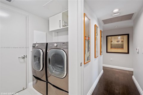 Condo in Fort Lauderdale, Florida, 3 bedrooms  № 1775958 - photo 30