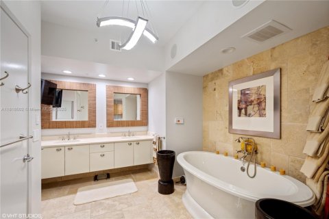 Condo in Fort Lauderdale, Florida, 3 bedrooms  № 1775958 - photo 24