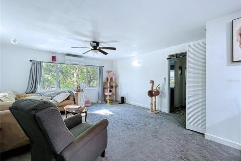 Duplex in Dade City, Florida 5 bedrooms, 206.24 sq.m. № 2410207 - photo 22