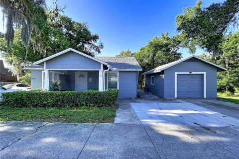 Duplex in Dade City, Florida 5 bedrooms, 206.24 sq.m. № 2410207