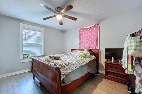 Duplex in Dade City, Florida 5 bedrooms, 206.24 sq.m. № 2410207 - photo 13