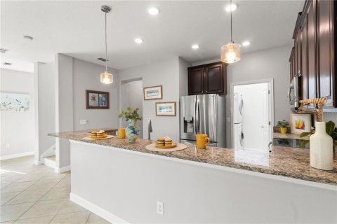 Townhouse in Wesley Chapel, Florida 3 bedrooms, 167.32 sq.m. № 2110548 - photo 16