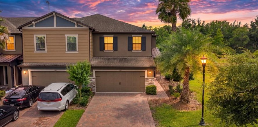 Townhouse in Wesley Chapel, Florida 3 bedrooms, 167.32 sq.m. № 2110548