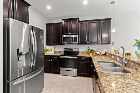 Townhouse in Wesley Chapel, Florida 3 bedrooms, 167.32 sq.m. № 2110548 - photo 17