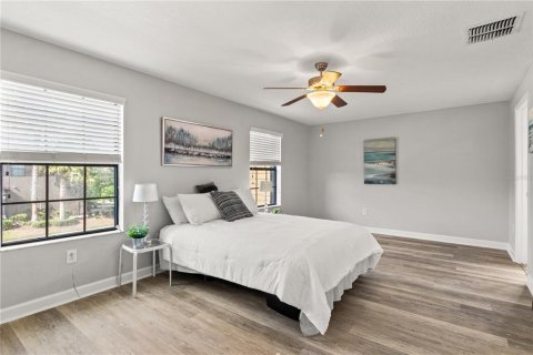 Townhouse in Wesley Chapel, Florida 3 bedrooms, 167.32 sq.m. № 2110548 - photo 3