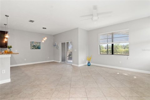 Townhouse in Wesley Chapel, Florida 3 bedrooms, 167.32 sq.m. № 2110548 - photo 13