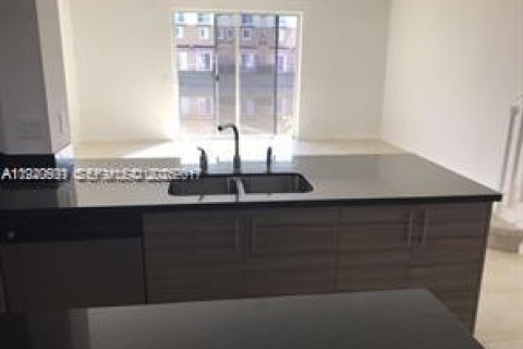 Touwnhouse à louer à Miramar, Floride: 3 chambres, 159.79 m2 № 1982032 - photo 10