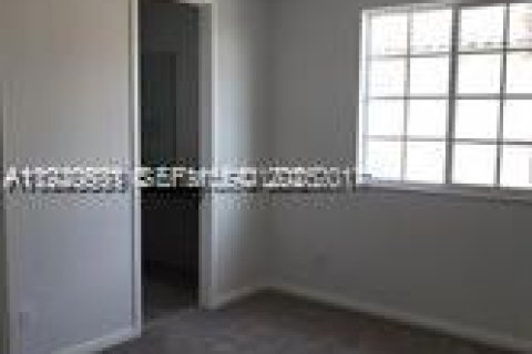 Touwnhouse à louer à Miramar, Floride: 3 chambres, 159.79 m2 № 1982032 - photo 9