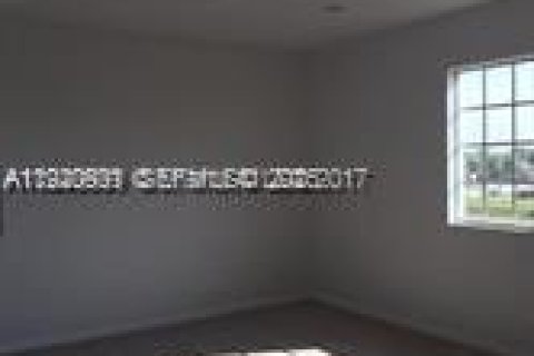 Touwnhouse à louer à Miramar, Floride: 3 chambres, 159.79 m2 № 1982032 - photo 4