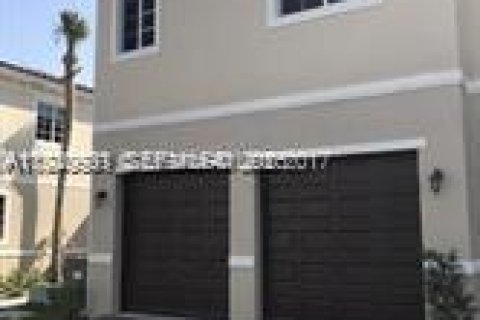 Touwnhouse à louer à Miramar, Floride: 3 chambres, 159.79 m2 № 1982032 - photo 18