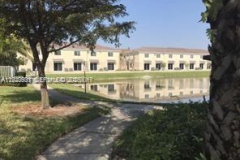 Touwnhouse à louer à Miramar, Floride: 3 chambres, 159.79 m2 № 1982032 - photo 17