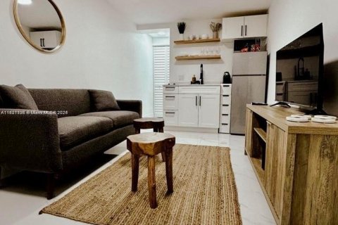 House in Miami, Florida 3 bedrooms, 119.57 sq.m. № 2076796 - photo 24
