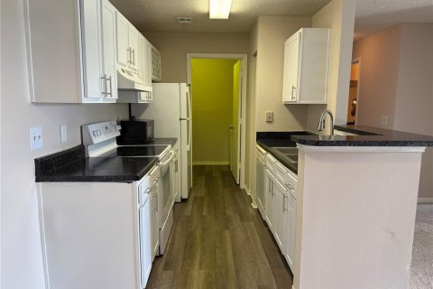 Condominio en alquiler en Lake Mary, Florida, 1 dormitorio, 65.12 m2 № 1913956 - foto 4