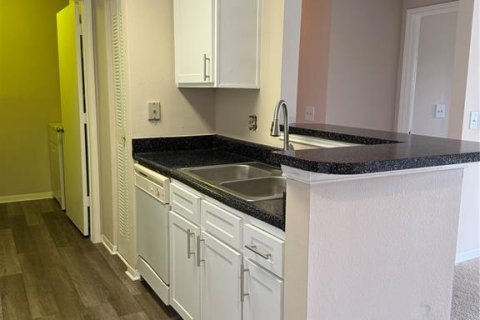 Condominio en alquiler en Lake Mary, Florida, 1 dormitorio, 65.12 m2 № 1913956 - foto 7