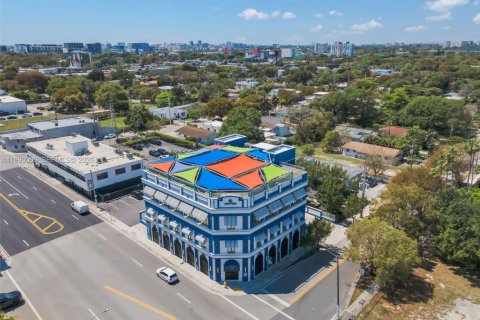 Commercial property in Miami, Florida № 2062420 - photo 8