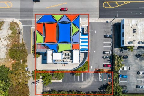 Propiedad comercial en Miami, Florida № 2062420
