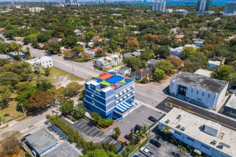 Commercial property in Miami, Florida № 2062420 - photo 4