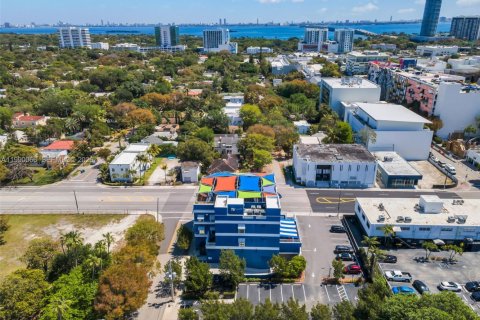 Commercial property in Miami, Florida № 2062420 - photo 3