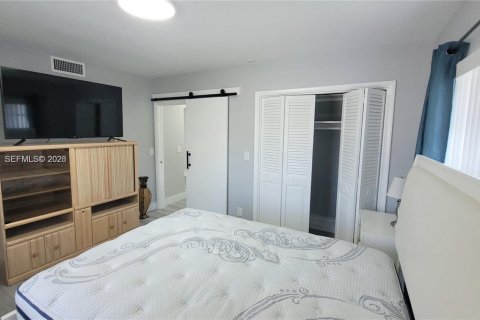 Condominio en venta en Hallandale Beach, Florida, 1 dormitorio, 53.42 m2 № 2146104 - foto 10