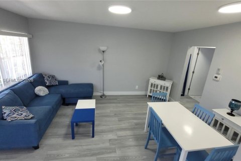Condominio en venta en Hallandale Beach, Florida, 1 dormitorio, 53.42 m2 № 2146104 - foto 5
