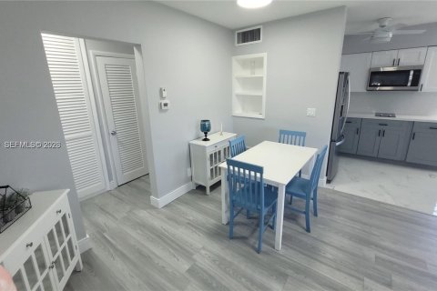 Condominio en venta en Hallandale Beach, Florida, 1 dormitorio, 53.42 m2 № 2146104 - foto 6