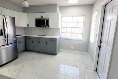 Condominio en venta en Hallandale Beach, Florida, 1 dormitorio, 53.42 m2 № 2146104 - foto 7