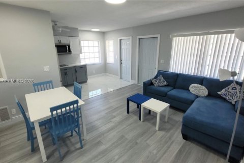 Condominio en venta en Hallandale Beach, Florida, 1 dormitorio, 53.42 m2 № 2146104 - foto 4