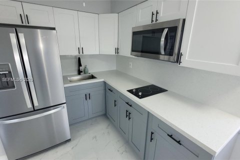Condominio en venta en Hallandale Beach, Florida, 1 dormitorio, 53.42 m2 № 2146104 - foto 8