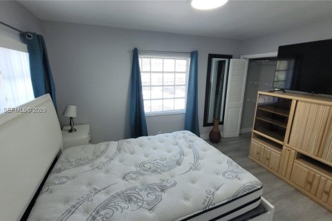 Condominio en venta en Hallandale Beach, Florida, 1 dormitorio, 53.42 m2 № 2146104 - foto 11