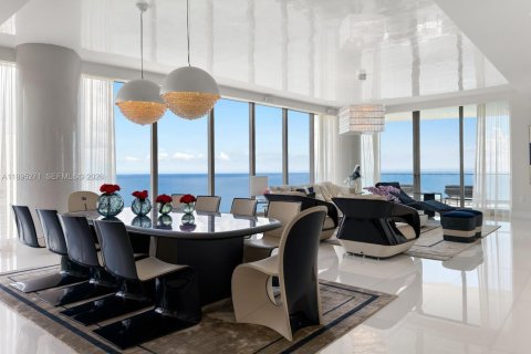 Купить кондоминиум в Санни-Айлс-Бич, Флорида 4 спальни, 373.56м2, № 2055129 - фото 14